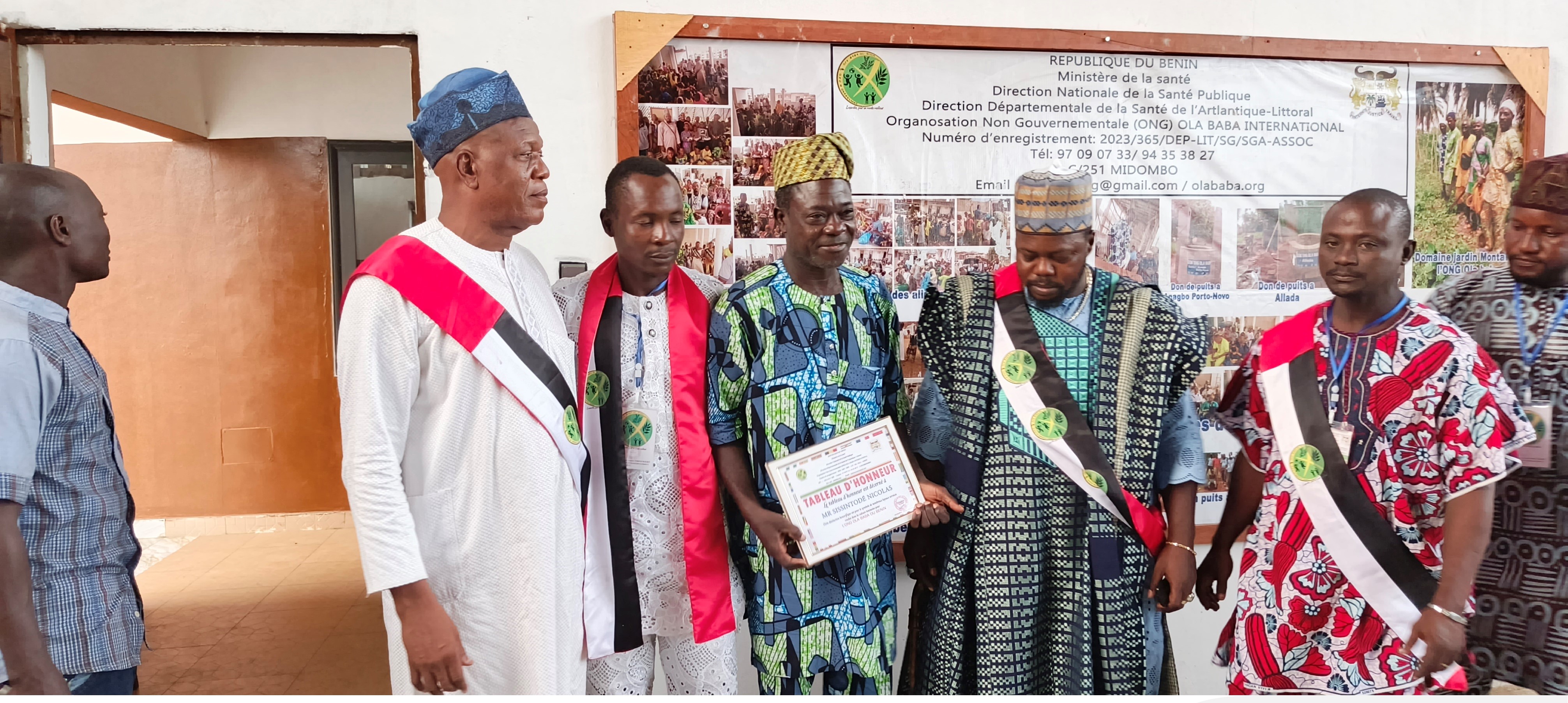 Remise d'attestation aux membres de l'ONG