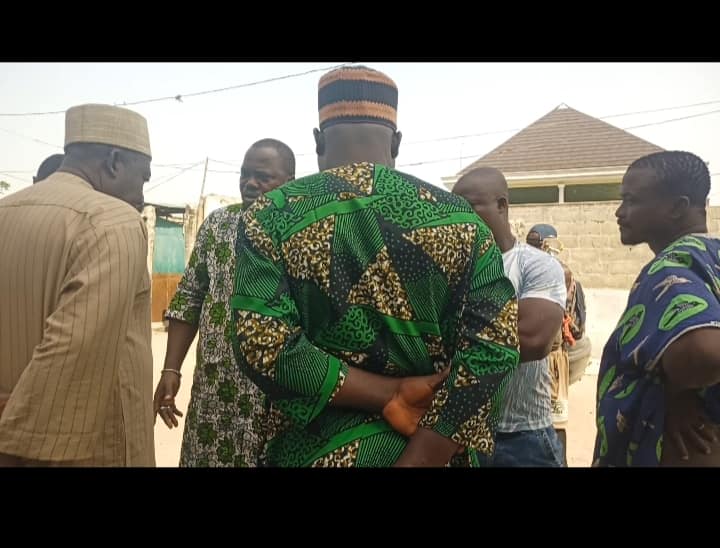 Partages des vivres aux enfants dans la mosquée de Midombo le 09/01/2024